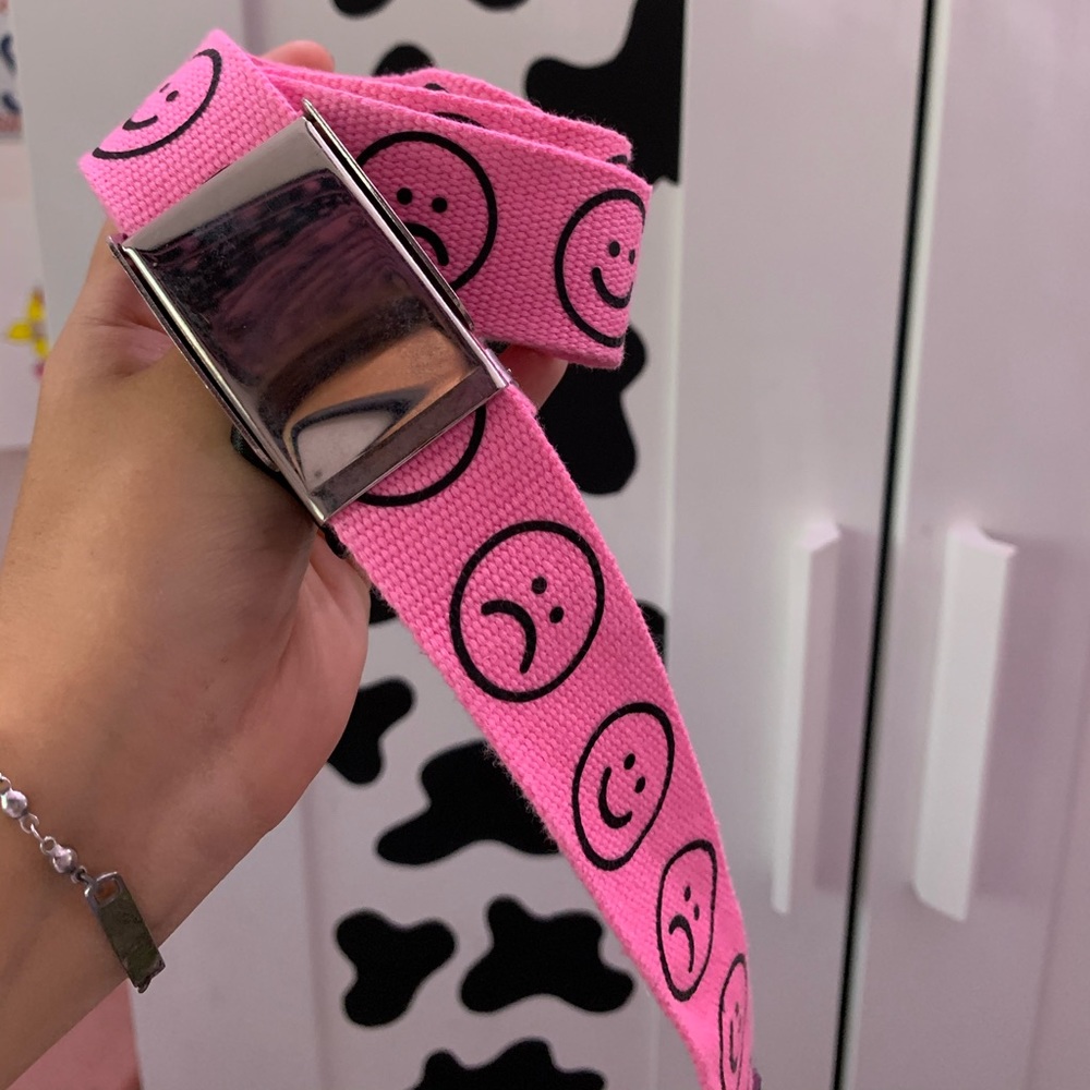 Pink Smiley Seatbelt Style Belt